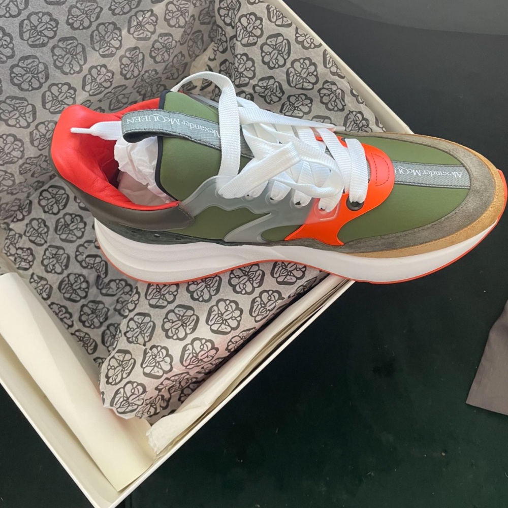 COPY - Brand New Alexander McQueen.., Never worn